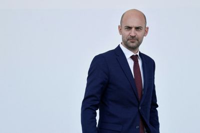 France to expel two Iranian diplomats: foreign minister