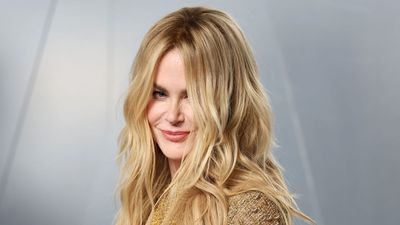Nicole Kidman’s Anti-Minimalist Hydrangea Porch Sets a New Benchmark for Luxury Exteriors – It Resets Cottage Landscaping