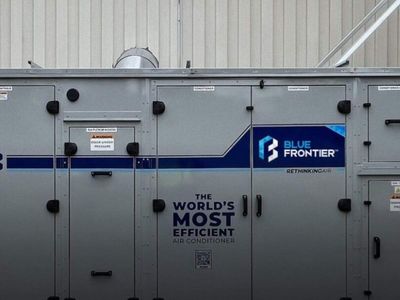 In 2025, U.S. researchers developed an air-conditioning system that stores cooling in a salt solution; a Miami simulation projected a 93% cut in peak electricity demand