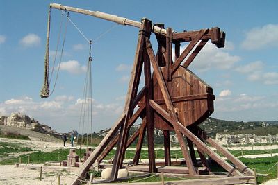 Could a 700-year-old skeleton found at Stirling Castle be the first victim of a trebuchet?