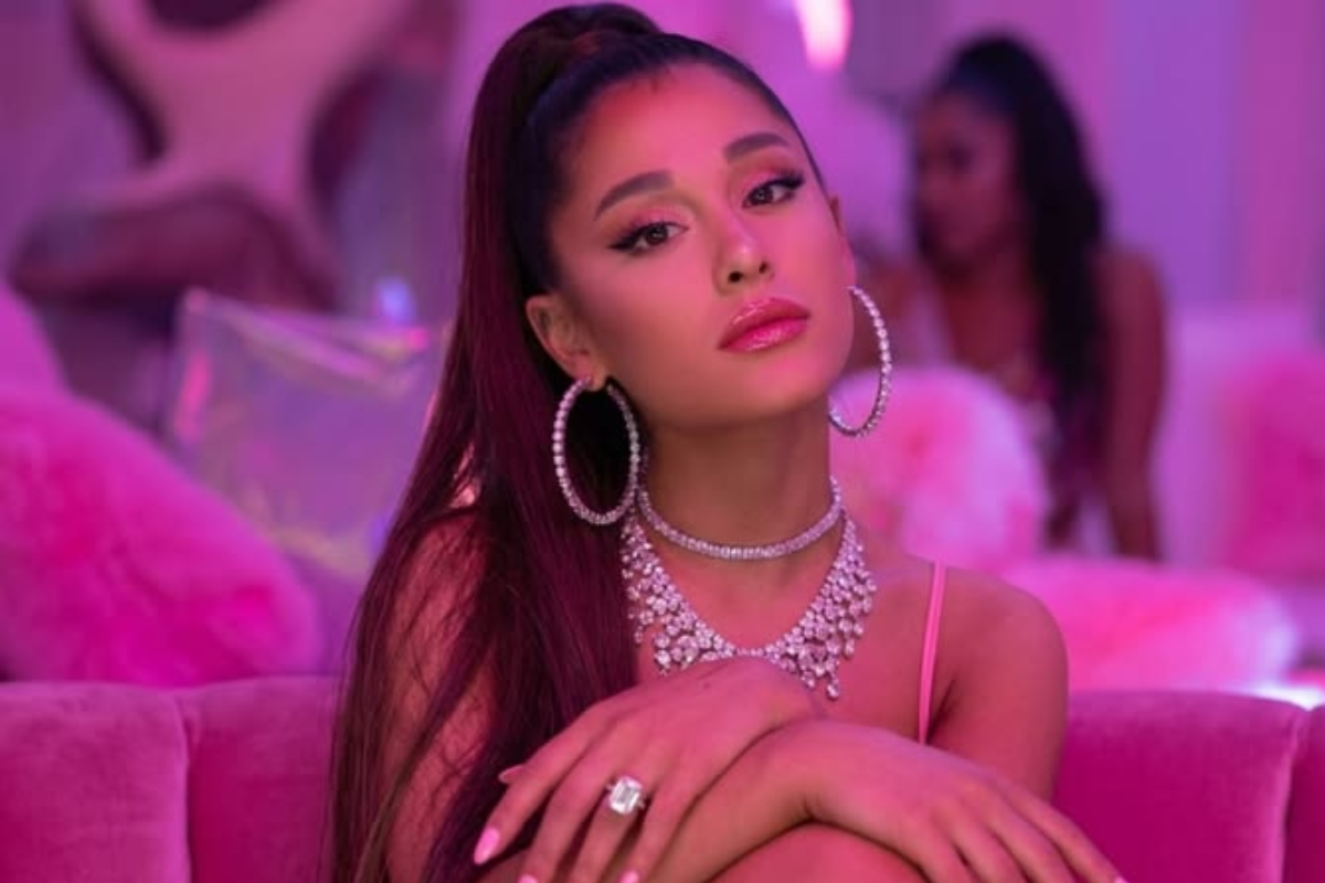 Ariana Grande Says She Is A Specimen In A Petri Dish ariana-grande-says-she-is-a-specimen-in-a-petri-dish