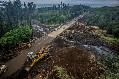 Hawaii crews work to restore power to thousands after Lala outages