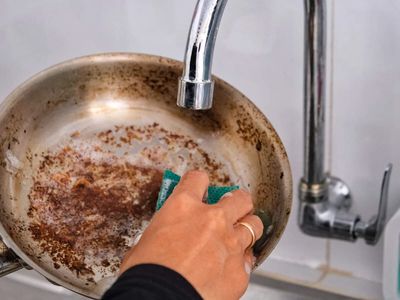 Burnt iron pan looks ruined? Try these easy cleaning hacks to remove stubborn food and restore its surface