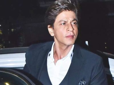 Book recommendations by Shah Rukh Khan: Want to think like the ‘Baadshah of Bollywood’? Here are 5 books recommended by SRK on leadership, ambition, friendship and courage