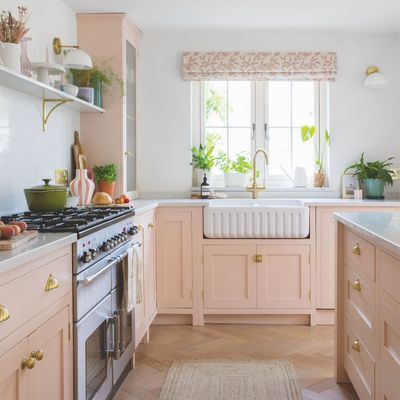 I hated washing up bowls until I discovered this clever style on my camping holiday – I’m now convinced it’s the only choice for my tiny kitchen