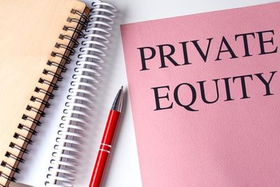 $860 Billion Stuck: Private Equity’s Zombie Problem Deepens