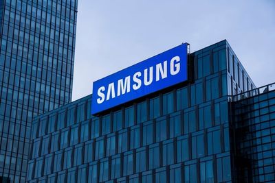 Samsung Tumbled Nearly 8% in Seoul Even as AI Demand Drives Chip Prices Up To 15%
