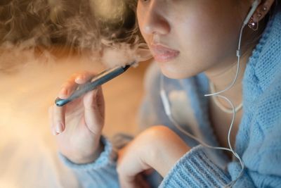 Vaping linked to multiple health harms in children, doctors warn
