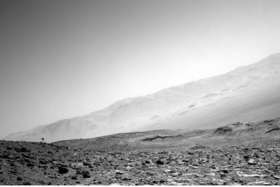 NASA's Curiosity Rover Ignites Alien Rumours After Capturing an Unexplained 'Tripod-Like Object'
