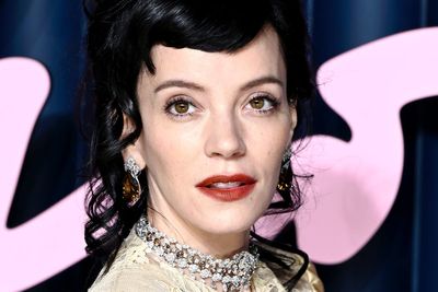 Lily Allen apologises for calling BBC radio legend a 'trollop'