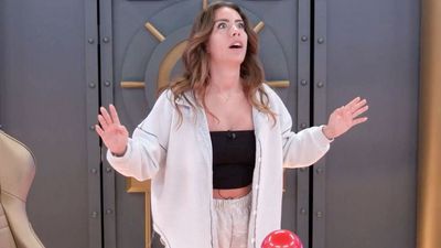 A Big Brother Legend Went OFF About How Useless Dee's Bribe Is