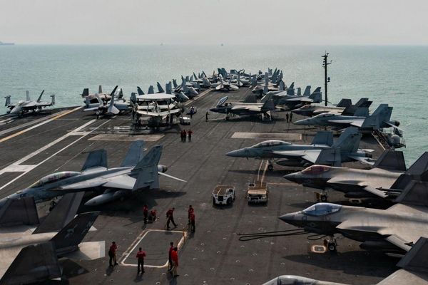 US aircraft carrier arrives in Middle East to relieve troubled USS Lincoln
