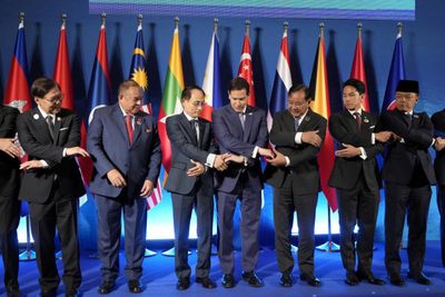 From global efficiency to resilience