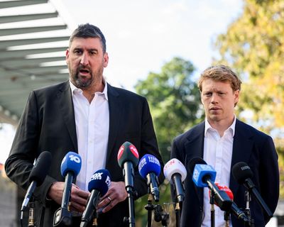 Sydney Swans confirm no other club representatives were in Melbourne hotel room