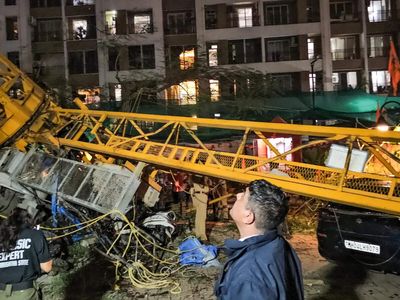 Mumbai crane collapse: At least 10 injured as large crane topples onto houses in Kurla