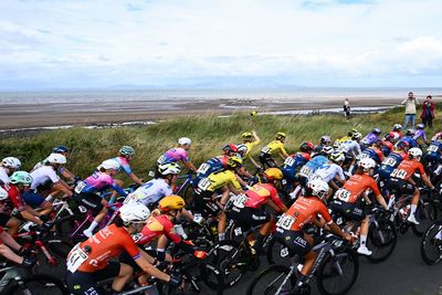 'Cars from the general public coming at me from all directions' – Maeve Plouffe narrowly avoids being hit by driver at Tour of Britain Women