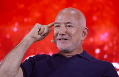 Billionaire Jeff Bezos once asked Warren Buffett why so few people copy his strategy—now he's backing $7 billion Liverpool FC