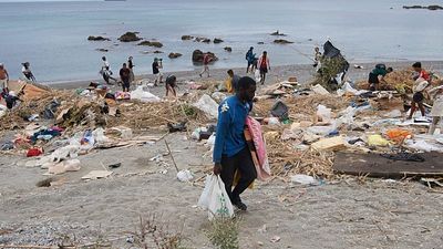 Ceuta plans second eviction after hundreds of migrants return to Trampolín beach