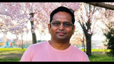 Indian father drowns while paddleboarding in Lake Hopatcong in New Jersey during family picnic; he was in an area not supervised by lifeguards