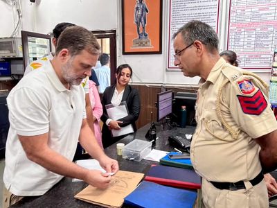 Rahul Gandhi ends six-hour dharna after FIR registered over youth's pellet injuries