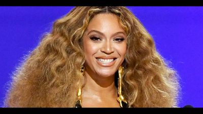 Quote of the Day by Beyoncé: “I like to walk around with bare feet and I don't like to… – Inspiring lessons on natural beauty, comfort, individuality, lifestyle and why You don’t have to be perfect to be beautiful by the American Singer known for her powerful performances and deep insights on confidence and simplicity