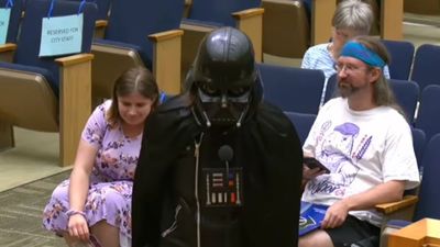Someone Went To A City Council Meeting Dressed As Darth Vader To Defend Flock Cameras