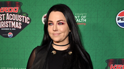 "I would hope that whoever told you that you are ugly is not anyone you would call a friend." Evanescence's Amy Lee shares some beautiful advice with a fan - and explains why "being an Instagram star" is not the important part of making art