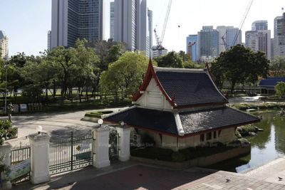 Man found dead in pond at Benjasiri Park in Bangkok