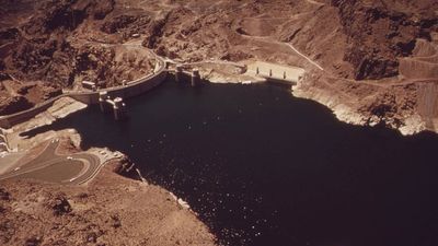 In the 1930s, Parker Dam created Lake Havasu for power and water; by 1994, Robert McCulloch's once-empty valley had filled with city blocks