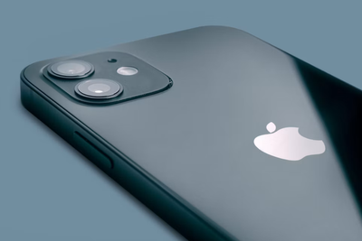 Teenager and Parents Plunge to Their Deaths From Cliff After Fierce Argument Over Unpaid iPhone Loan