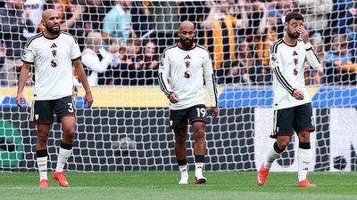 Man Utd Player Ratings vs. Hull: Red Devils Humiliated in Opening Match