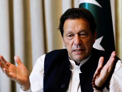 Pakistan govt accuses ex-PM Imran Khan's party of violating SC order on his hospital transfer