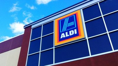 A woman stood at a bus stop in the pouring rain after Aldi turned her away four minutes late, and the internet was not on her side