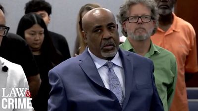 Duane Davis’ defense attorney had dismissed his client’s public admissions, but now jurors just heard him describe Tupac’s murder to the police