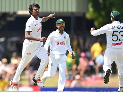Bangladesh 39-3 at lunch after Australia take 146-run lead in second Test