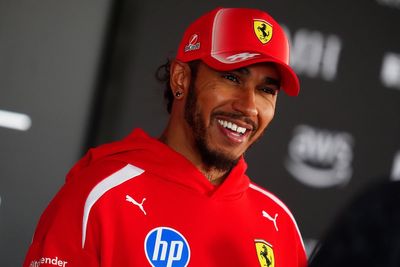 Lewis Hamilton hailed a ‘classy gentleman’ after visiting Kim Kardashian on set