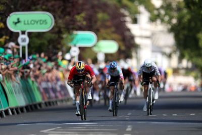 Lorena Wiebes wins fourth Tour of Britain stage as Kim le Court-Pienaar claims GC title