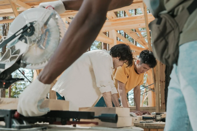 US Trade School Enrollment Hits 871,000 as Vocational Education Outpaces University Growth