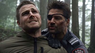 This Wild Story About Deathstroke Popping In And Out Of The Arrowverse Makes DC Sound Like It Was A Mess