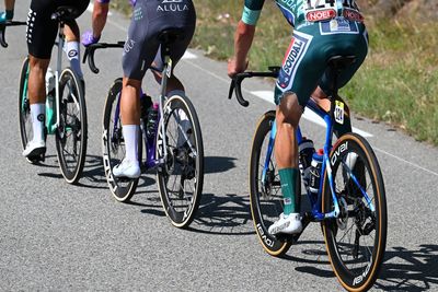 'It was cutting the blood from my legs' – Ethan Hayter takes scissors to his green skinsuit in mid-stage kit modification at Vuelta a España