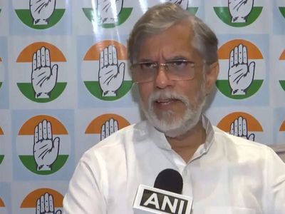 BJP seeks FIR against Cong's Pawan Khera over 'derogatory remarks' against Amit Shah