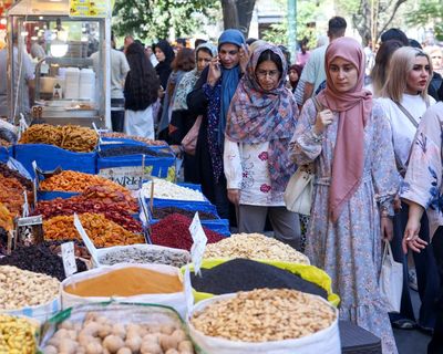 Iran vows to retaliate against countries that cooperate with fresh US sanctions