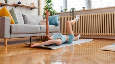 An expert trainer says this is the one core move she gets all her clients to practice before they start strength training
