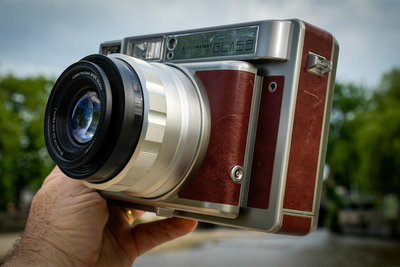 10 best instant cameras for snapping vintage pictures on the go