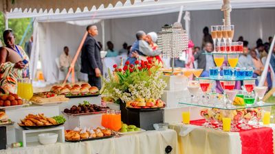 200 wedding guests sit through a 7-hour wedding reception. Then it turns into a real-life Hunger Games as they realize dinner was never coming