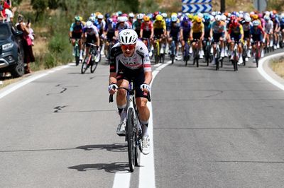 Vuelta a España 2026 abandons –Jay Vine, Ben Tulett among six departures on stage 12