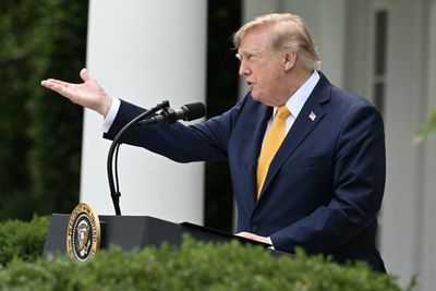 Supreme Court temporarily lifts hold on Trump mail-in ballot rule