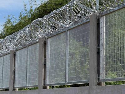 Navy to extend border fence