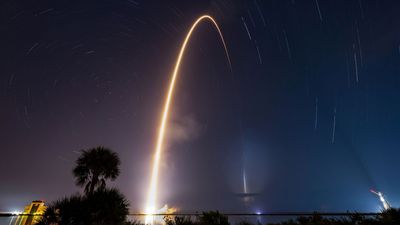 SpaceX sets rocket-reuse record on 100th Falcon 9 launch of the year (video)