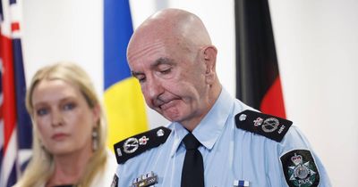 Top cop, minister sorry for botched gunpoint bus arrest of wrong boy